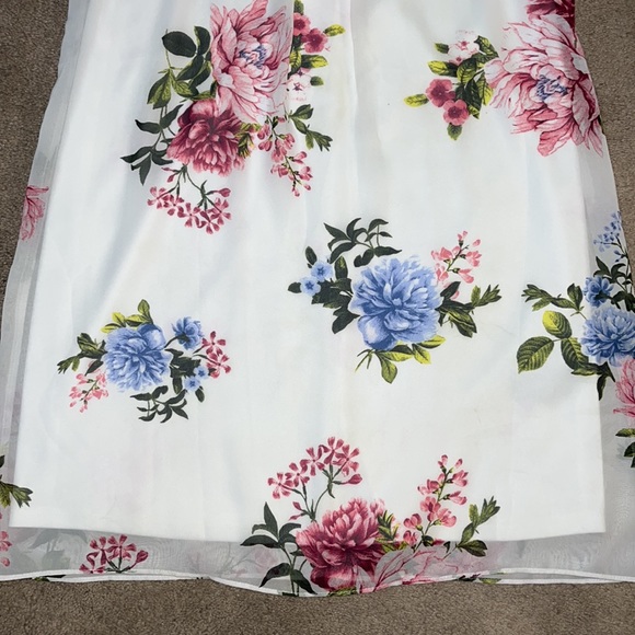 White dress with floral pattern - EUC!! Worn once $20 - Picture 3 of 6